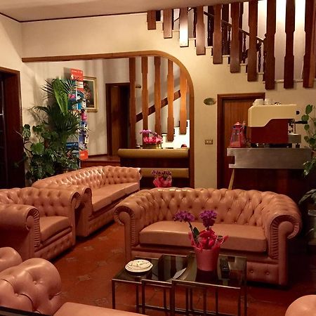 Meuble Lariana Hotel เบลลาเรีย-อีเจอา มารีนา ภายนอก รูปภาพ