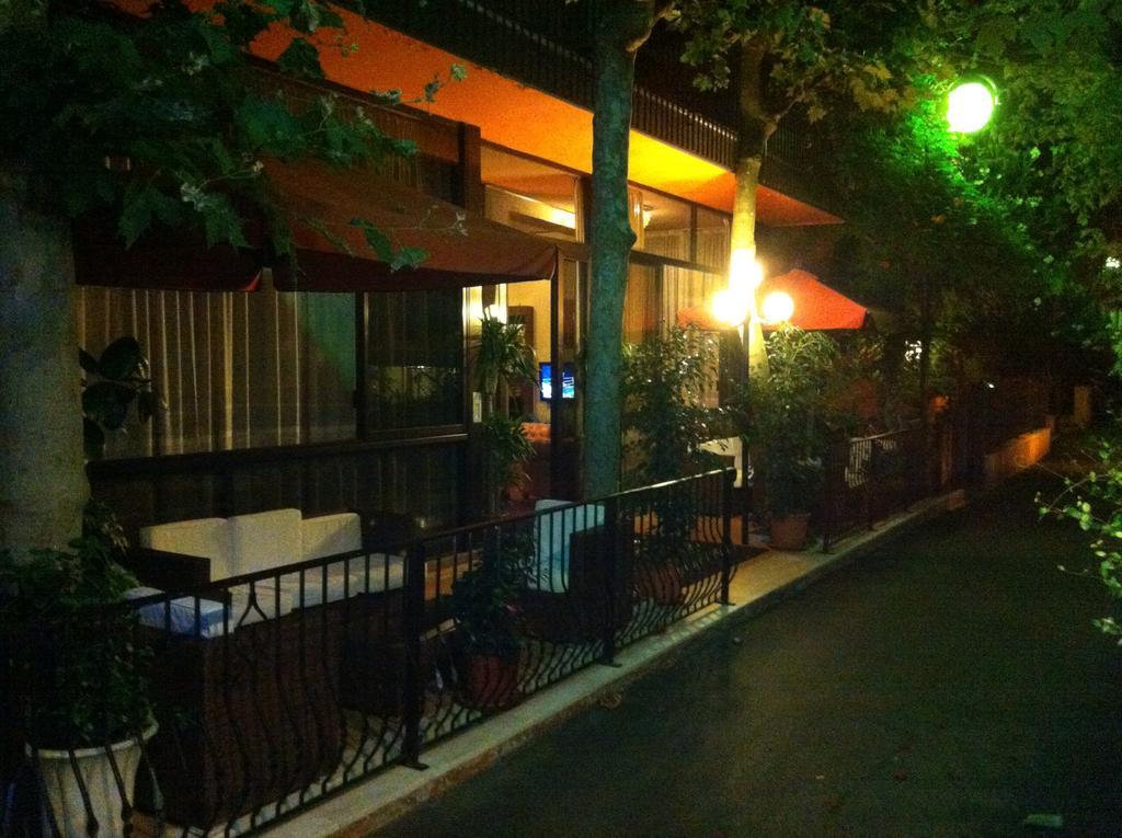 Meuble Lariana Hotel เบลลาเรีย-อีเจอา มารีนา ภายนอก รูปภาพ