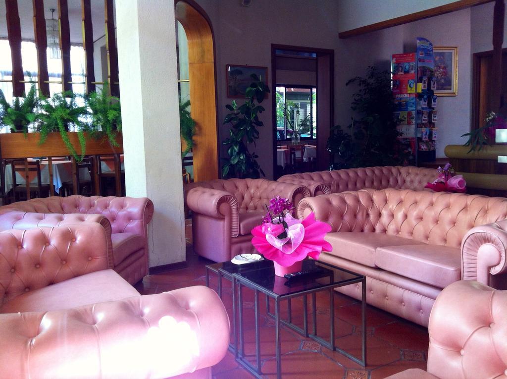 Meuble Lariana Hotel เบลลาเรีย-อีเจอา มารีนา ภายนอก รูปภาพ