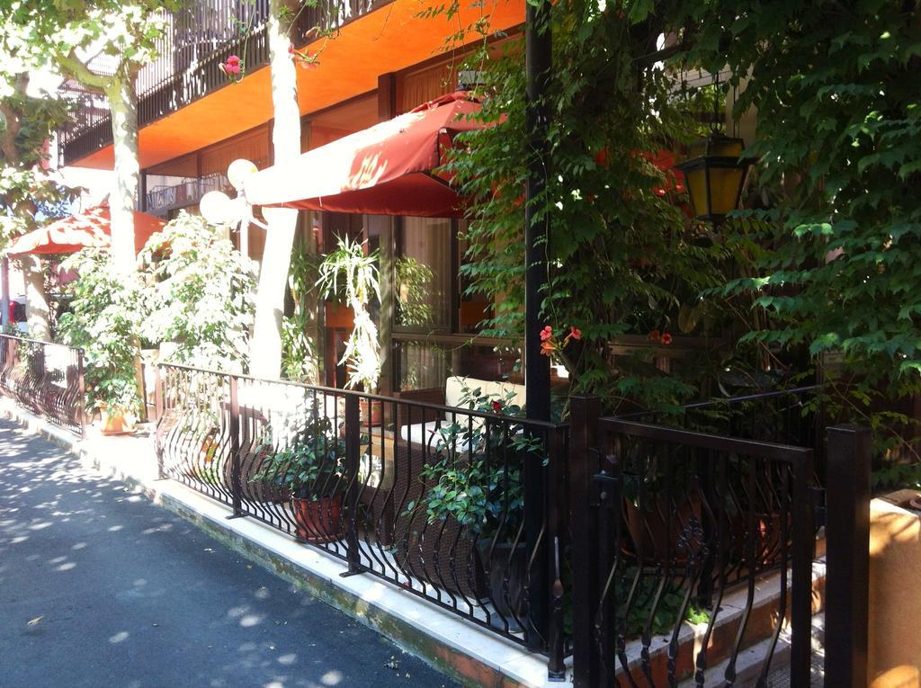 Meuble Lariana Hotel เบลลาเรีย-อีเจอา มารีนา ภายนอก รูปภาพ